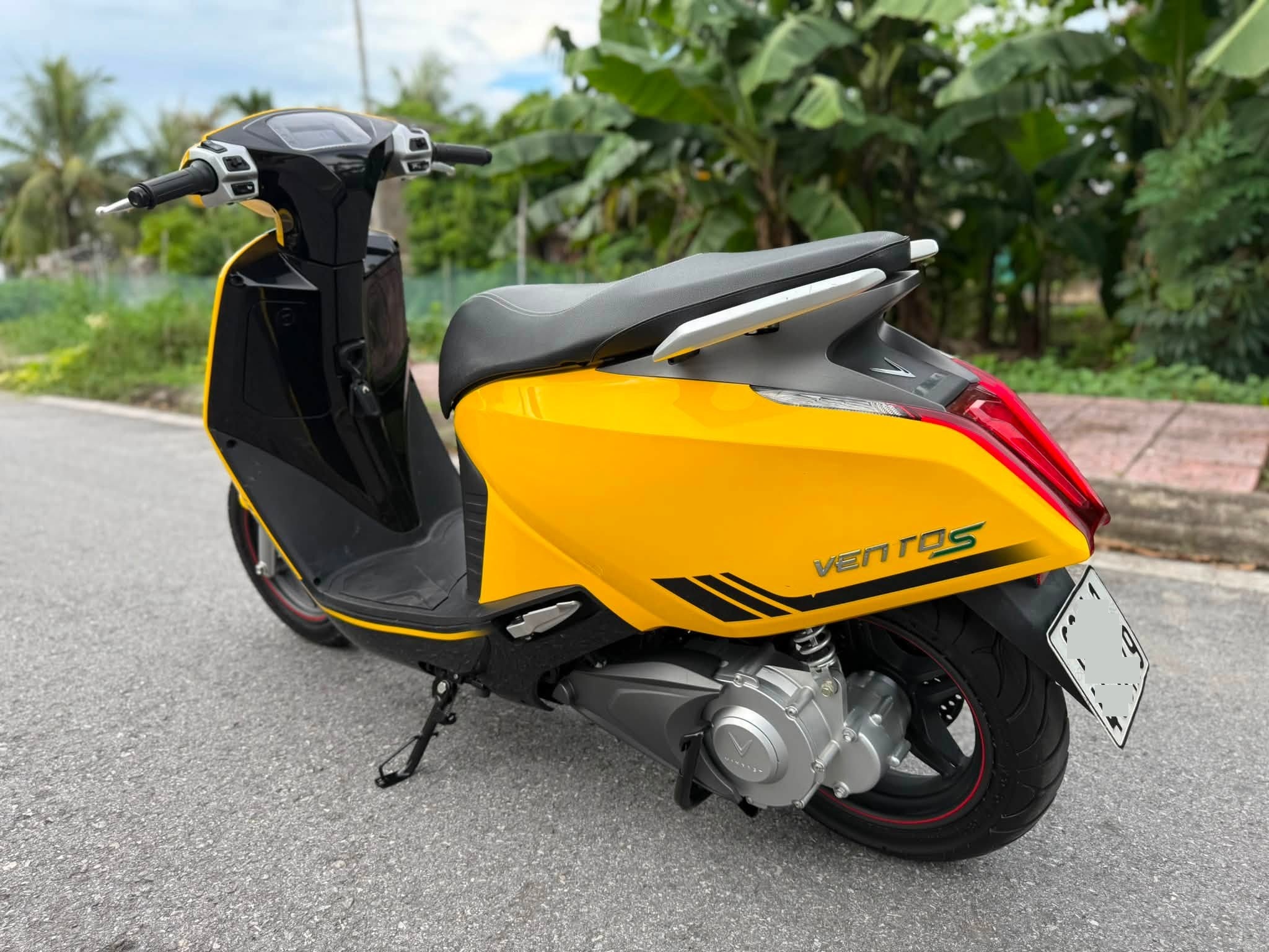 vỏ xe vento
